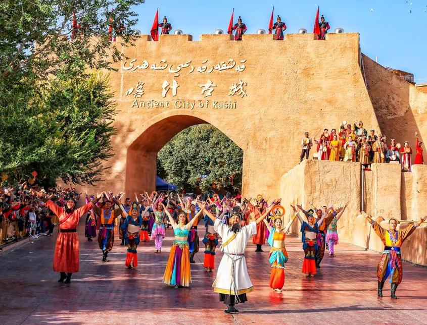 11-Day Southern Xinjiang Grand Loop: Silk Road Wonders, Desert Adventure & Pamir Plateau