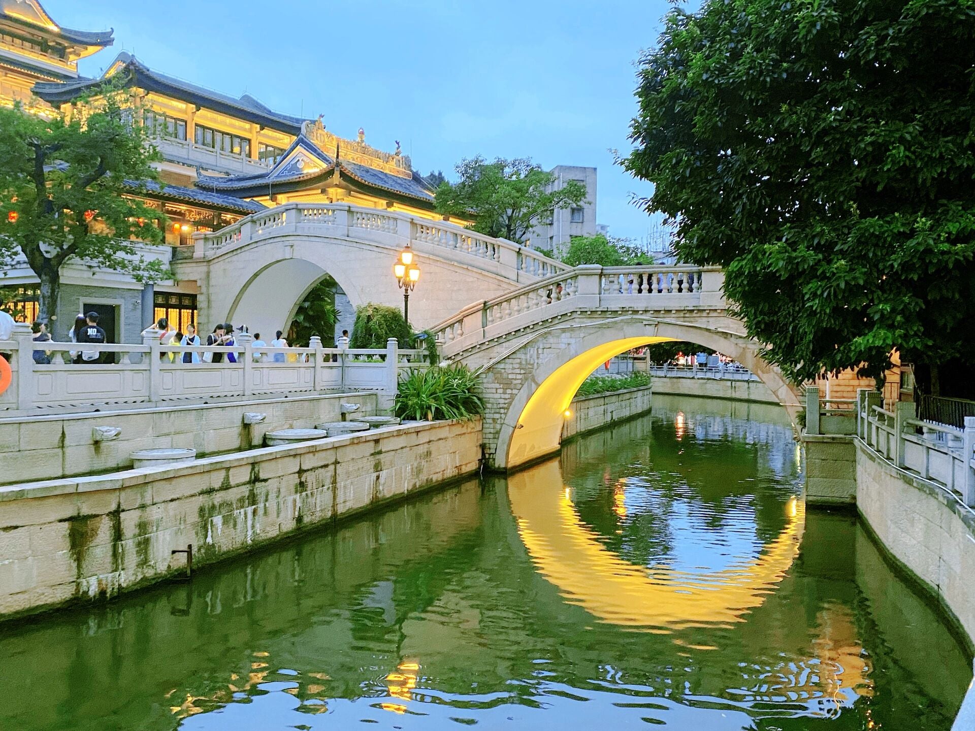9-Day Panoramic Tour of Urban Culture and Water Town Scenery: Hong Kong, Zhuhai, Macao and Guangdong