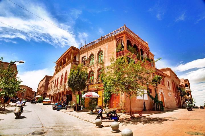 11-Day Southern Xinjiang Grand Loop: Silk Road Wonders, Desert Adventure & Pamir Plateau