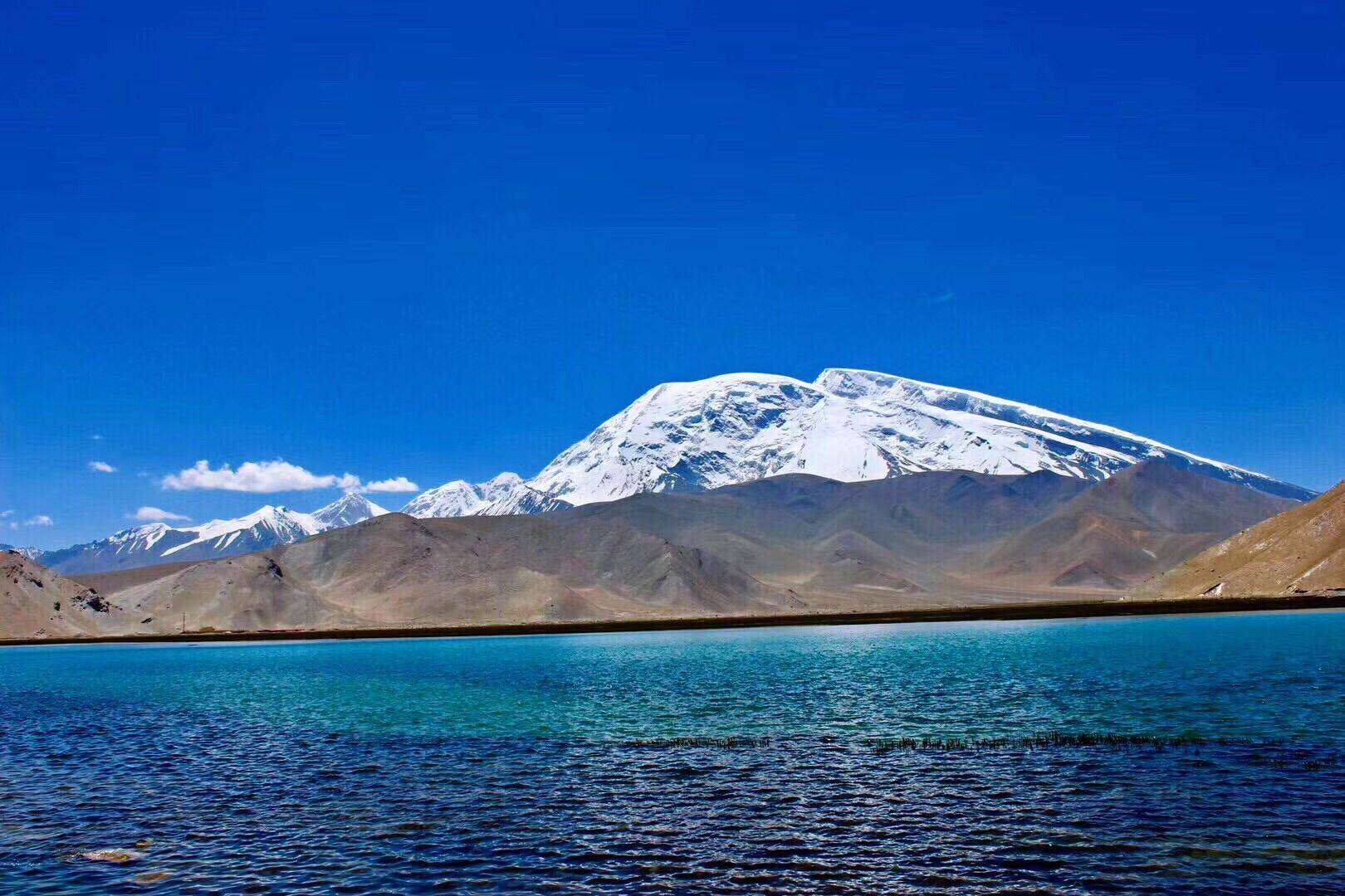 11-Day Southern Xinjiang Grand Loop: Silk Road Wonders, Desert Adventure & Pamir Plateau