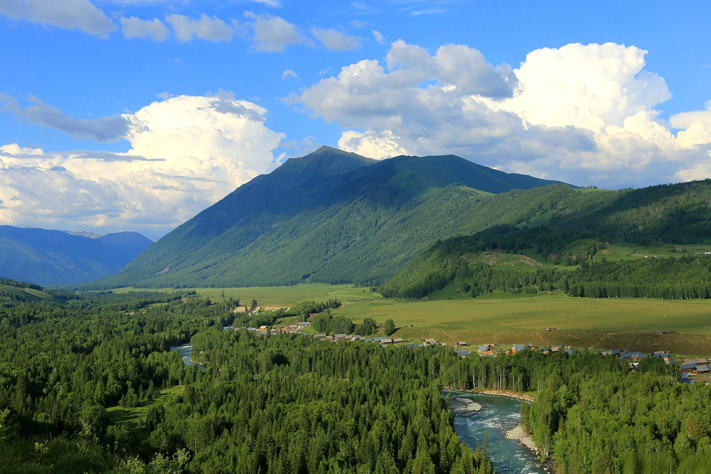 Xinjiang Northern Grand Loop 10-Day Winter Tour