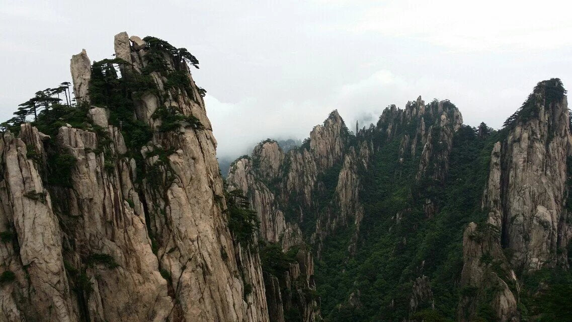 Hong Kong-Hangzhou-Huangshan 9-Day Tour: Urban Charm, Lakes & Mountain Wonders