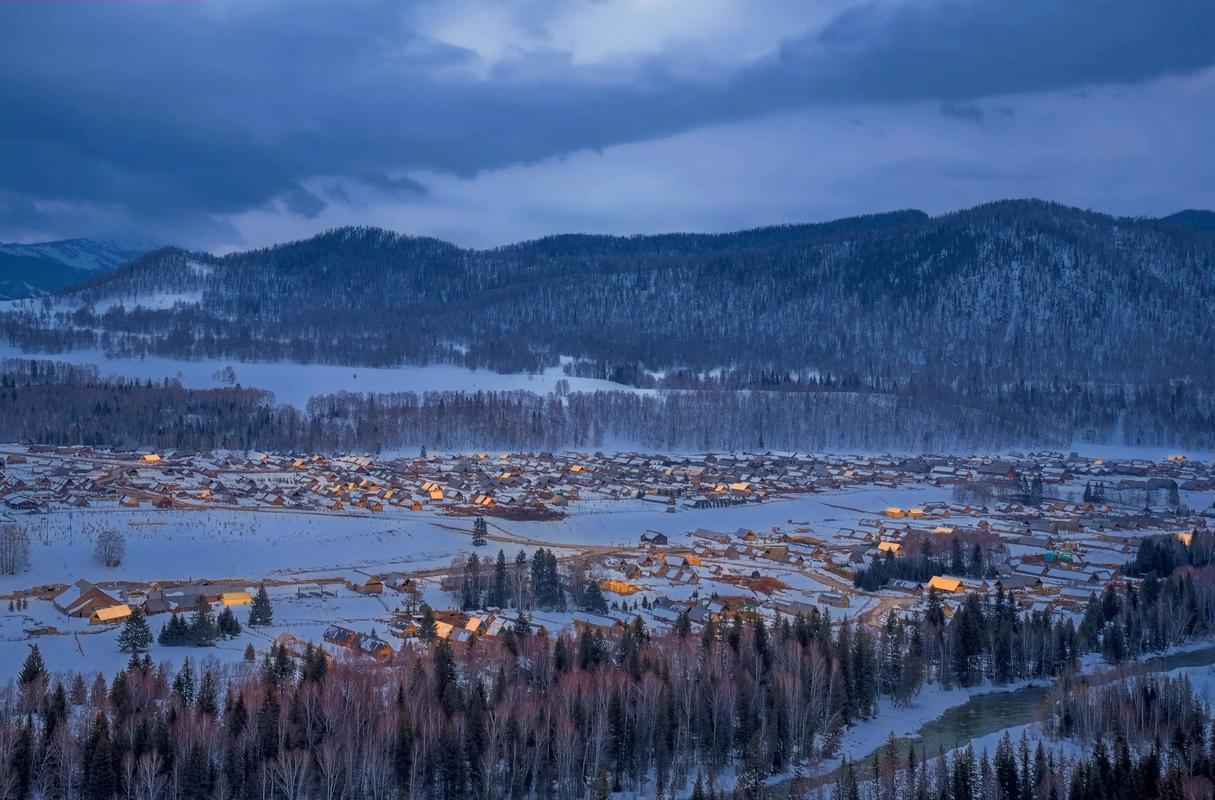 Xinjiang Northern Grand Loop 10-Day Winter Tour