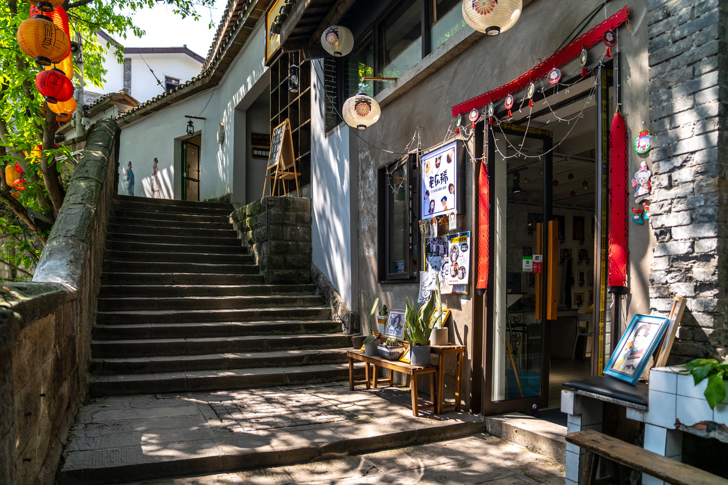 Chongqing 5-Day Tour: 8D Magic City & Internet-Famous Spots