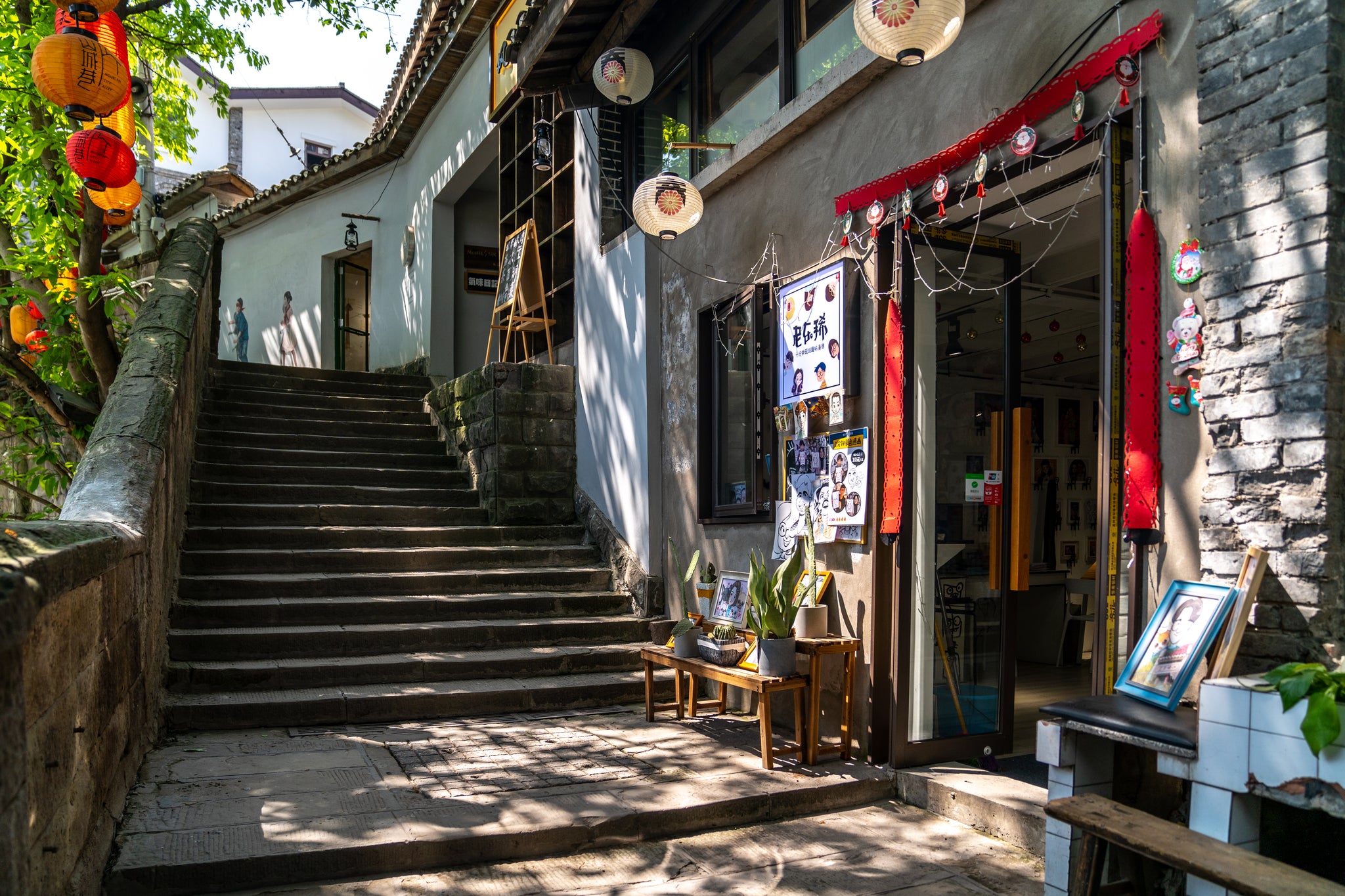 Chongqing 5-Day Tour: 8D Magic City & Internet-Famous Spots