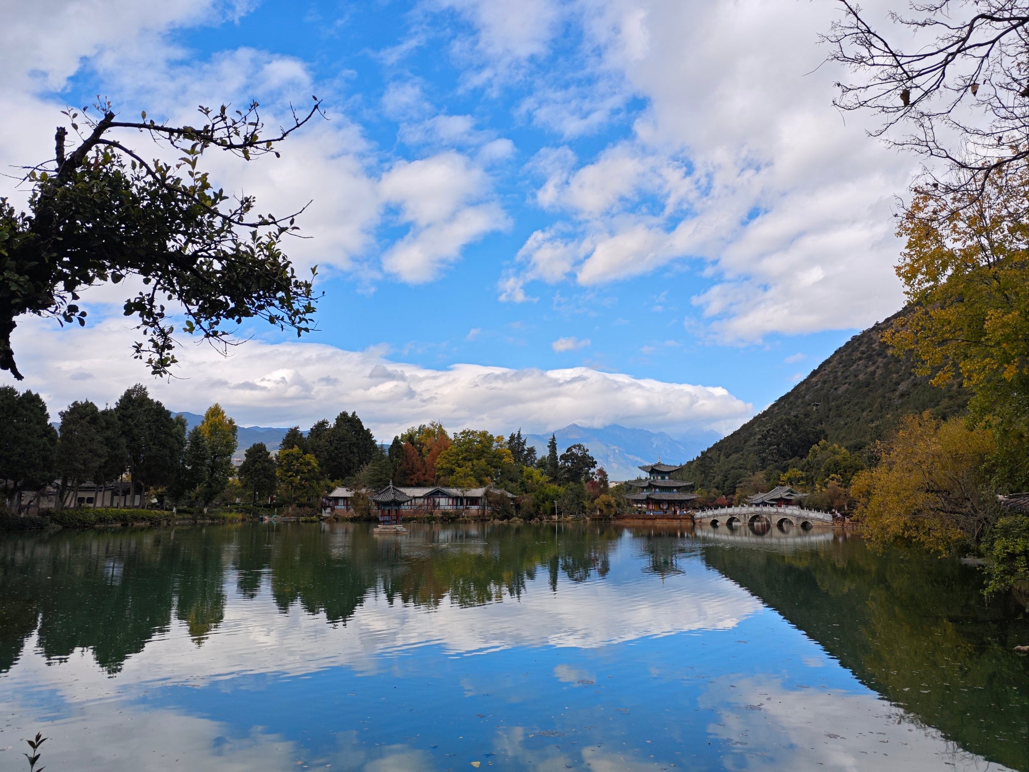 Yunnan 11-Day Panorama Tour: Snow Mountains, Ancient Towns & Rainforests