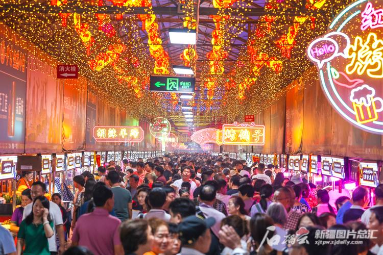 11-Day Southern Xinjiang Grand Loop: Silk Road Wonders, Desert Adventure & Pamir Plateau