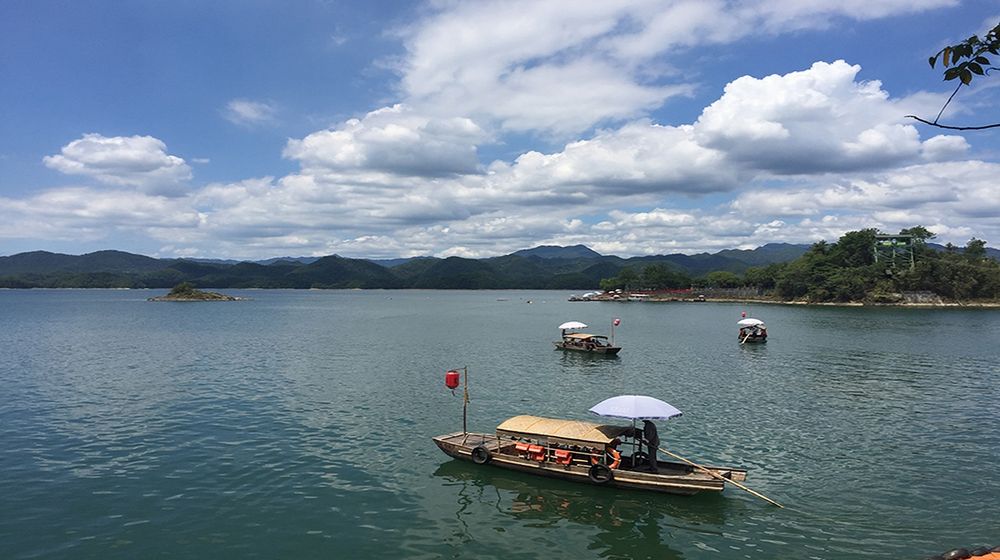 Hong Kong-Hangzhou-Huangshan 9-Day Tour: Urban Charm, Lakes & Mountain Wonders