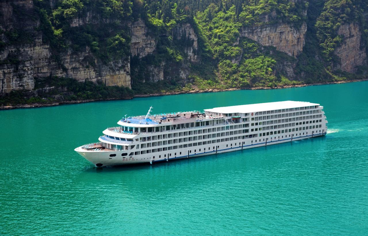 14-Day China Panoramic Tour: Ancient Capitals, Natural Wonders & Modern Cities