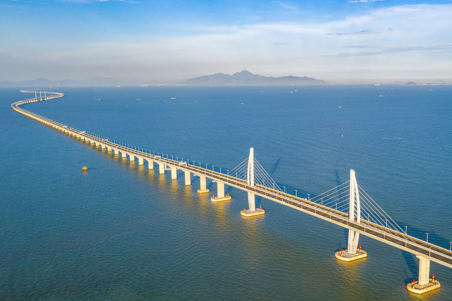 9-Day Panoramic Tour of Urban Culture and Water Town Scenery: Hong Kong, Zhuhai, Macao and Guangdong