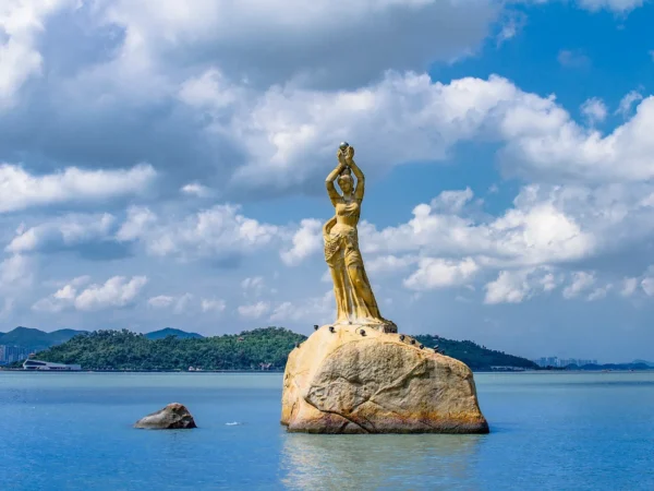 9-Day Panoramic Tour of Urban Culture and Water Town Scenery: Hong Kong, Zhuhai, Macao and Guangdong