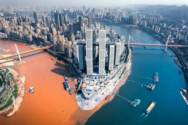 Chongqing & Yangtze Three Gorges 5-Day Tour: Urban Wonders & River Scenery