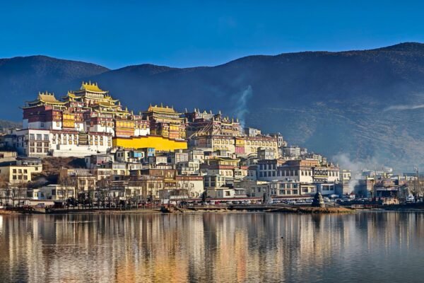 Yunnan 11-Day Panorama Tour: Snow Mountains, Ancient Towns & Rainforests