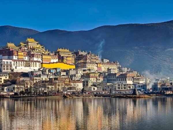 Yunnan 11-Day Panorama Tour: Snow Mountains, Ancient Towns & Rainforests